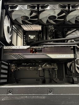 GIGABYTE RTX 4070 GAMING OC 12G - 3