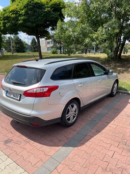 Ford Focus kombi, mk3, 1.6 ti-vct, 77kw, 2012, benzin - 3