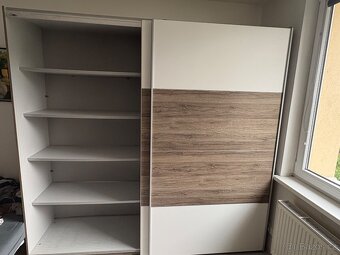 Prodám šatní skříň - 3