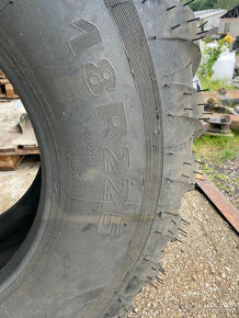 Pneumatika 18R22,5 - 3