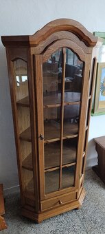 Rustikální rohová vitrína, nábytek z masívu - 3