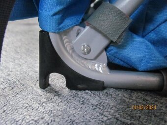 Dětská sedačka WOMBAT krosna na dítě - 3