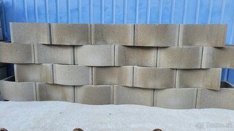 Svahová tvárnice 400x330x200 - 3