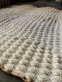 Lehká háčkovaná nová deka do postýlky/ kočárku - 3