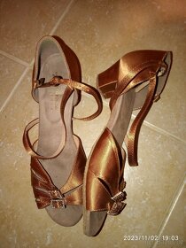 Taneční boty a šaty - 3