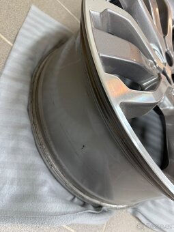 Range Rover Sport L494 R21 alloy kolo - 3