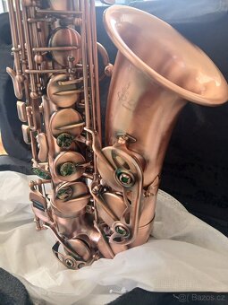 Predám NOVÝ KRÁSNY ALT SAXOFÓN SLADE-USA - 3