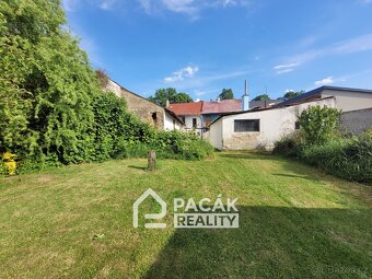 Prodej rodinného domu s průjezdem a zahradou o výměře 434m2  - 3