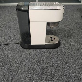 Pákový kávovar DeLonghi EC685.W + příslušenství - 3