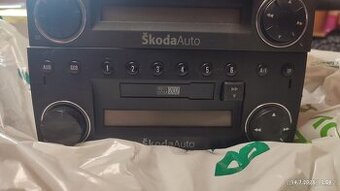 đź“» Autorádia Ĺ koda (Fabia) – nefunkÄŤnà ❌ na dĂly - 3