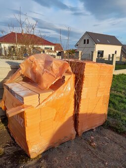 Prodám cihly Heluz broušené - 3
