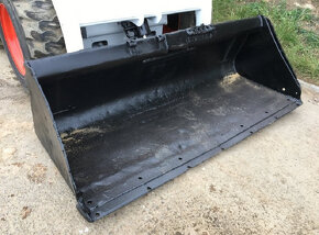 Smykový nakladač bobcat s130 - 3