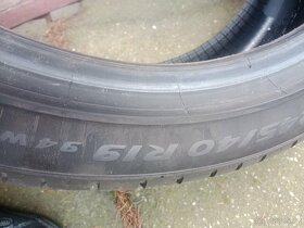 Pirelli 245/40 R19 - 3