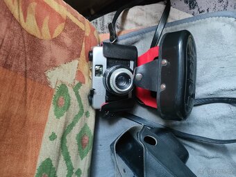 Různé fotoaparáty na filmy - 3