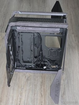 ASUS GR701 ROG HYPERION + Lian Li UNI FAN SL-INFINITY 140 - 3