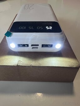Powerbanka 20000mAh, se svítilnou ￼ - 3