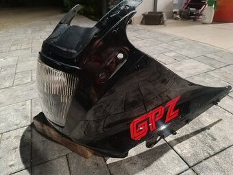 Kawasaki GPZ 1000RX - 3