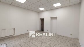 Pronájem prostor např. pro kancelář/prodejnu, 45 m2 - ul. Ša - 3