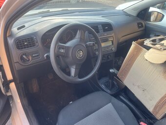 Vw Polo 6R 2010 1.6 TDi LB9A 66kw CAY díly z vozu - 3