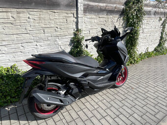 Honda Forza 125 r.v. 2024 najeto pouze 1600Km - 3