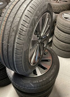 top sada 18" orig. alu kol Audi A6 4K, letní Pirelli - 3