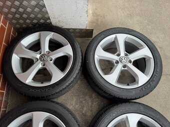 Alu 17" 5x112, VW typ " BROOKLIN " letní pneu 60% - 3