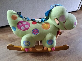 Houpací dinosaurus - 3