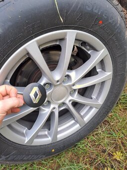 Pneu 215/65/R16 109 T C + ALU
- 3