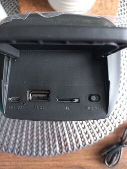 Přenosný reproduktor - 3