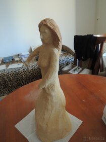 Soška - tančící dívka - 3