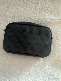 Šedá kabelka Guess - 3