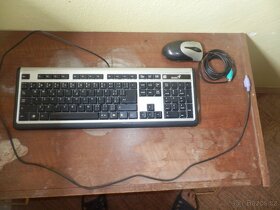 myš, klávesnice, mikrofon, kamera a reproduktory - 3