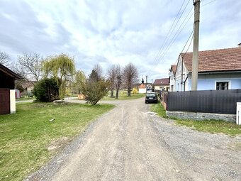 Chalupa se zahradou a garáží u města Chrast v obci Hlína - 3