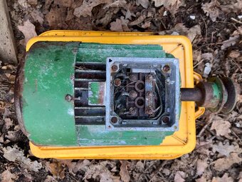 Elektromotor 4AP90S-6 0,75kW 940ot - 3