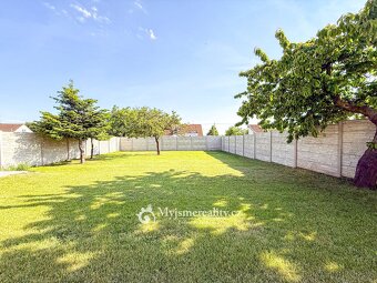 Prodej zerekonstruovaného rodinného domu 4+kk, 620 m2 - Velk - 3