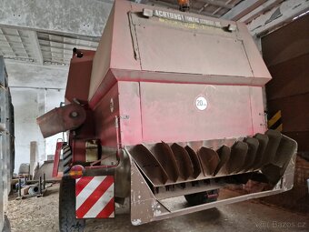 Sklízecí mlátička Massey Ferguson MF 40 kombajn - 3
