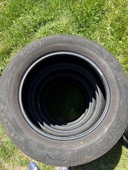 Prodam pneu Bridgestonl 225/55r17 letni - 3