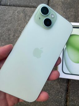 iPhone 15 128Gb v hezkém stavu, zelený - 3