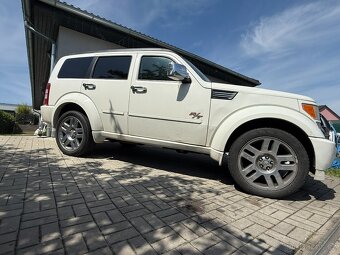 Dodge Nitro,4.0L V6,194 KW,4x4, Kůže. RT. - 3