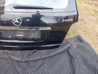 MERCEDES BENZ ML W164, 5 DVEŘE, VÍKO KUFRU PĚKNÉ, ČERNÉ, - 3