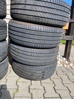 225/55R18 - 3