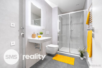 Moderní 2+kk s krásným výhledem, sklepem a krytým parkováním - 3