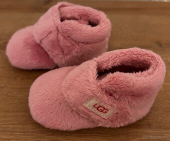 Luxusní holčičí capáčky UGG vel.16 - 3
