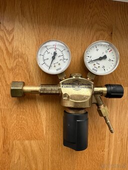 Redukční ventil castolin - 3