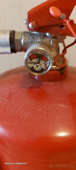 Hasící práškový přístroj. - 3