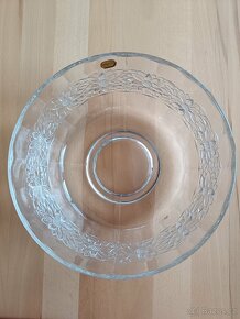 české skleněné nádobí a vázy - 3
