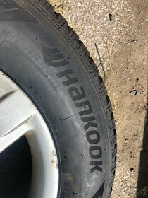 Zimní pneu Hankook 215/65 R16 včetně disků - 3