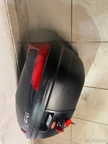kufr givi 50 l skoro nový - 3
