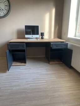 Psaci stul dub - 3