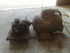 Motor s převodovkou na 380 V Jde předělat i na 220 V - 3